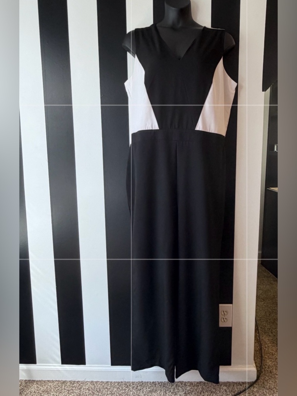 Ashley Stewart Black and White V-Neck Sleeveless jumpsuit PLEASE READ